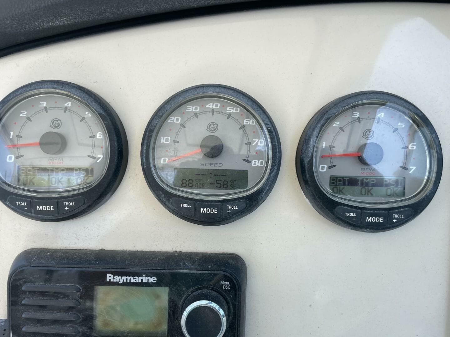 2016 Boston Whaler 270 Vantage — photo 38