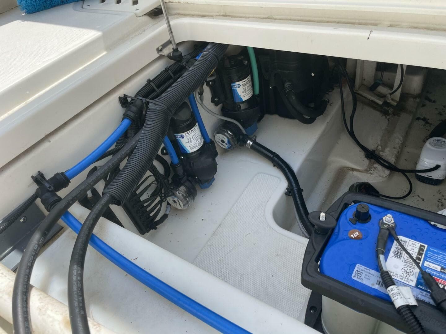 2016 Boston Whaler 270 Vantage — photo 41