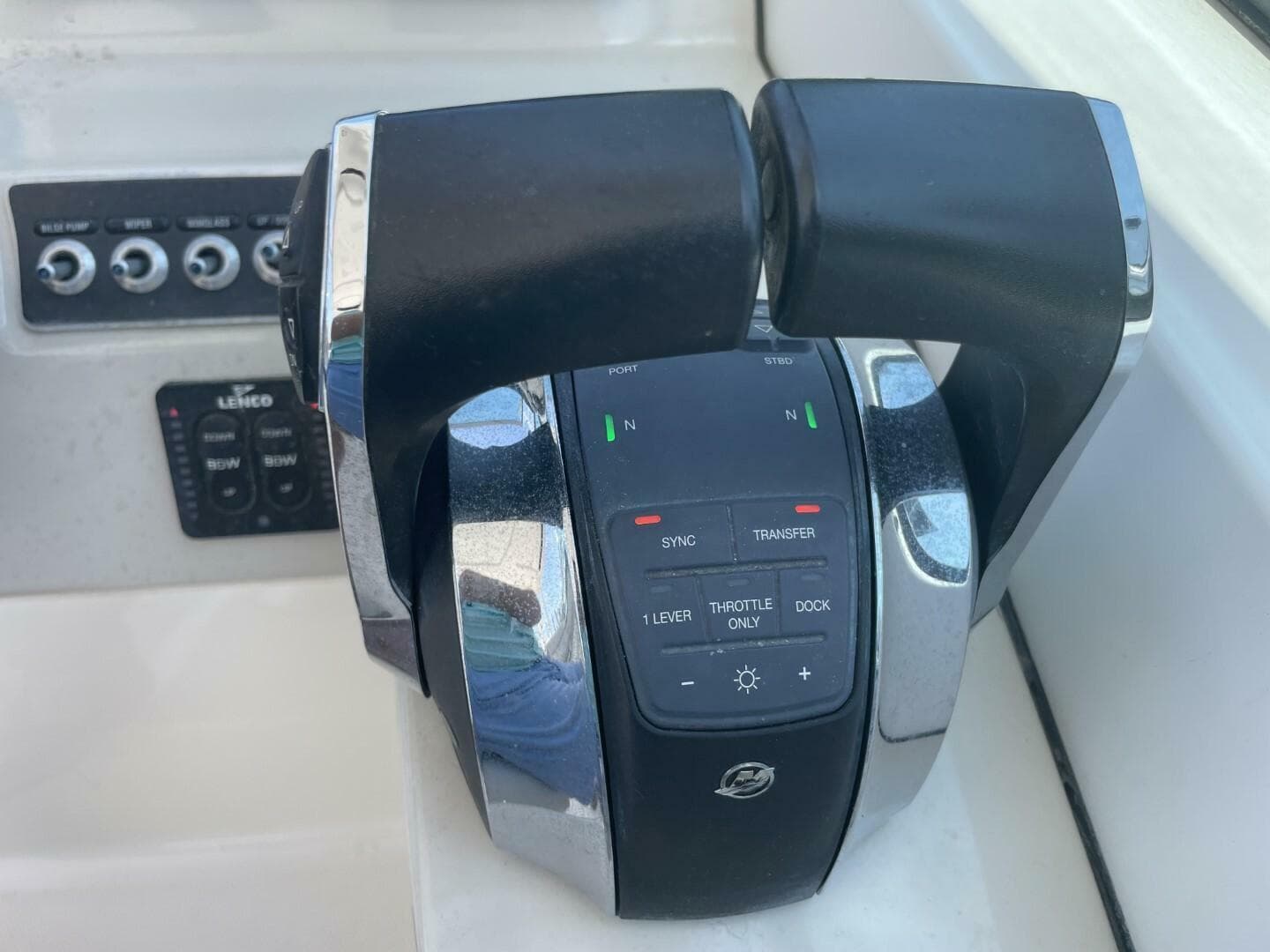 2016 Boston Whaler 270 Vantage — photo 36