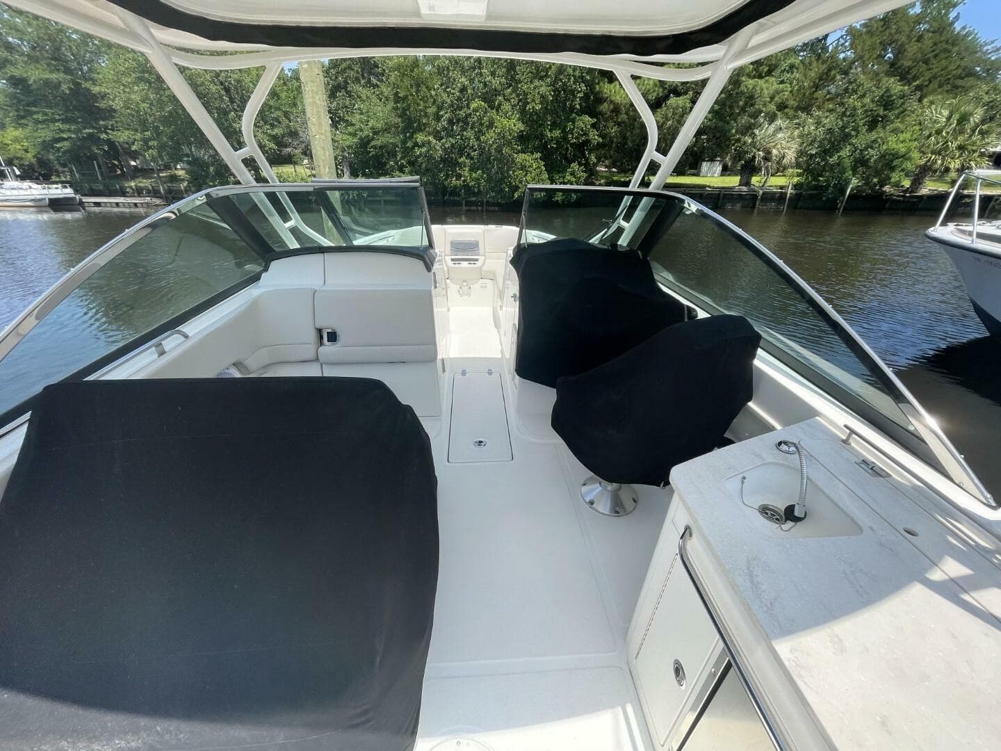 2016 Boston Whaler 270 Vantage — photo 15