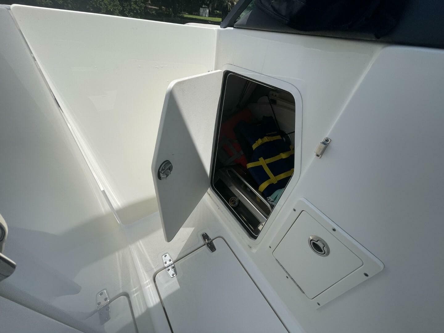 2016 Boston Whaler 270 Vantage — photo 27