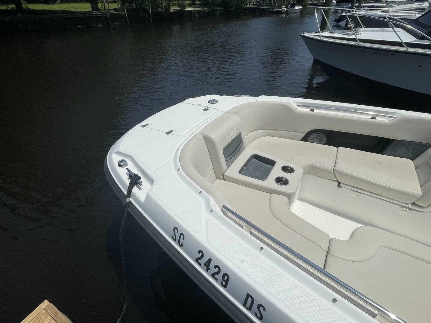 2016 Boston Whaler 270 Vantage — photo 8