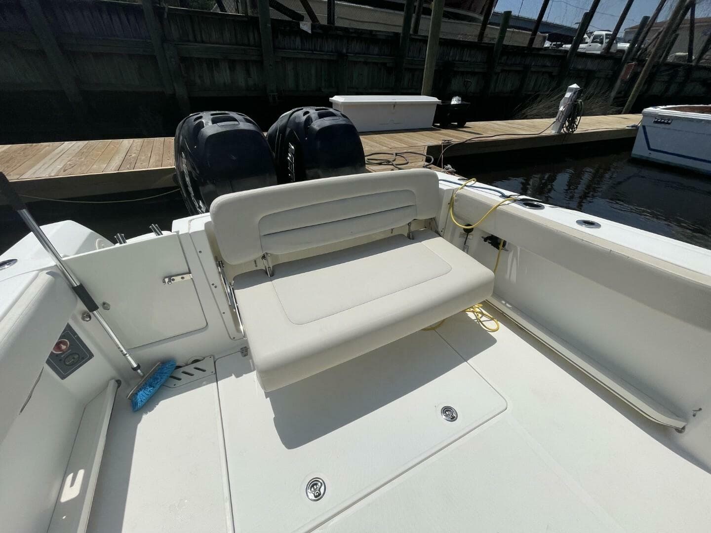 2016 Boston Whaler 270 Vantage — photo 19