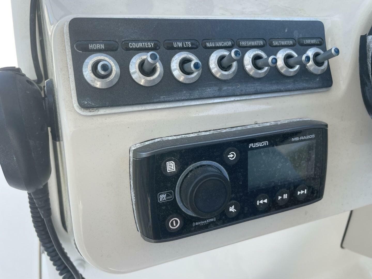 2016 Boston Whaler 270 Vantage — photo 34