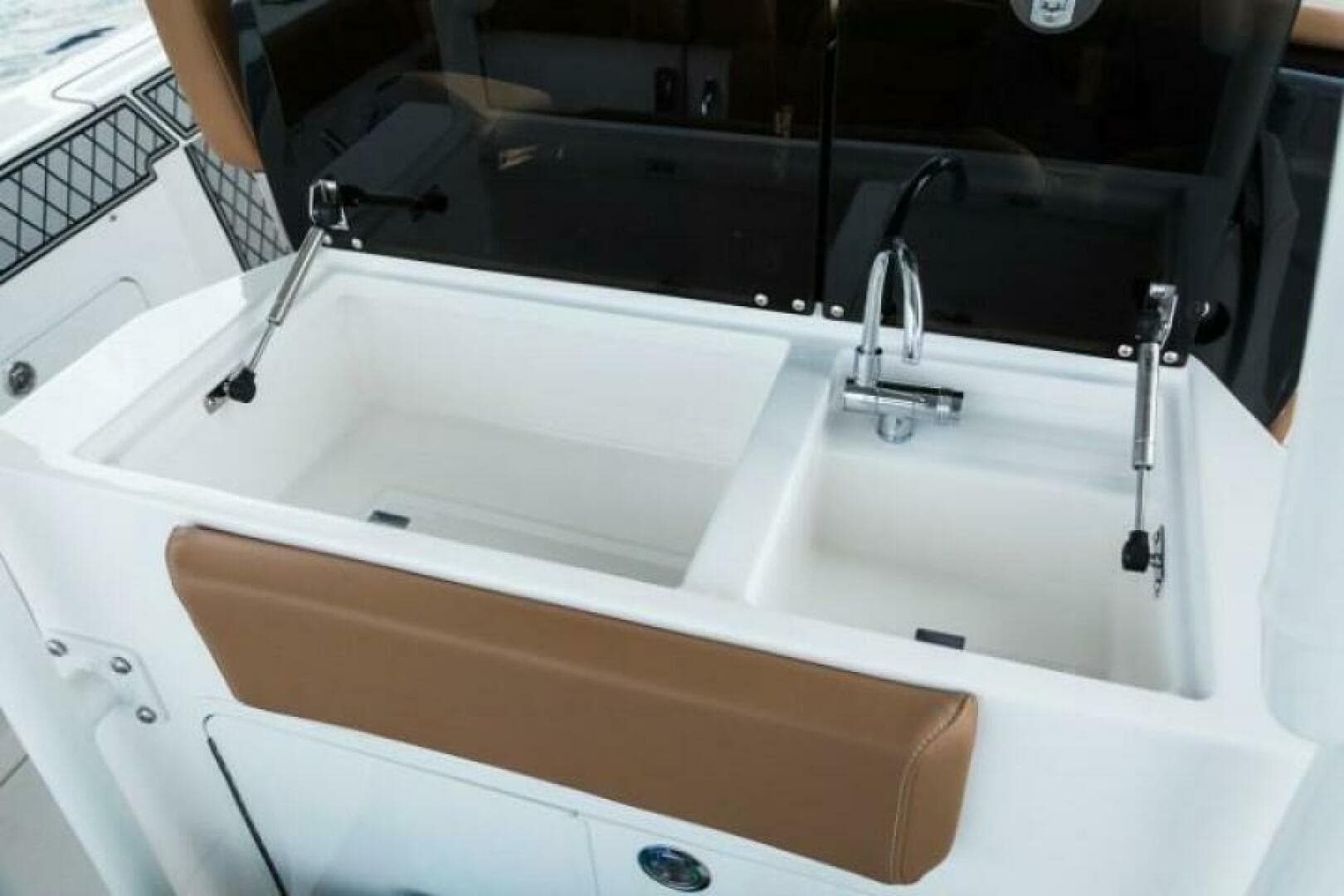 2025 Wellcraft 302 Fisherman — photo 10