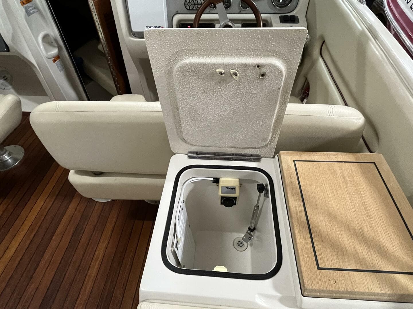 2005 Chris-Craft Corsair 28 — photo 22