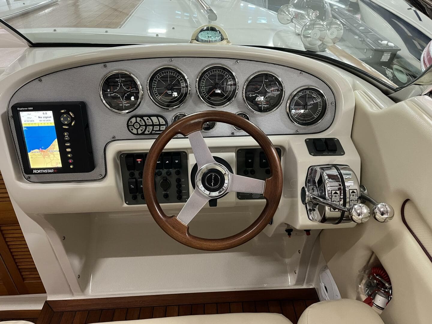 2005 Chris-Craft Corsair 28 — photo 17