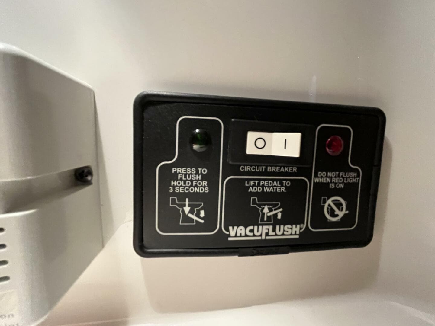 2005 Chris-Craft Corsair 28 — photo 37