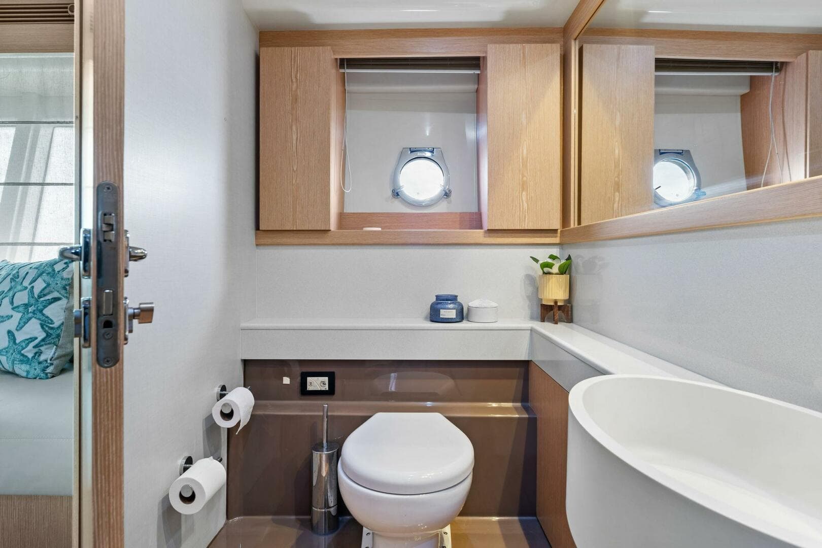 2013 Ferretti Yachts 620 — photo 26