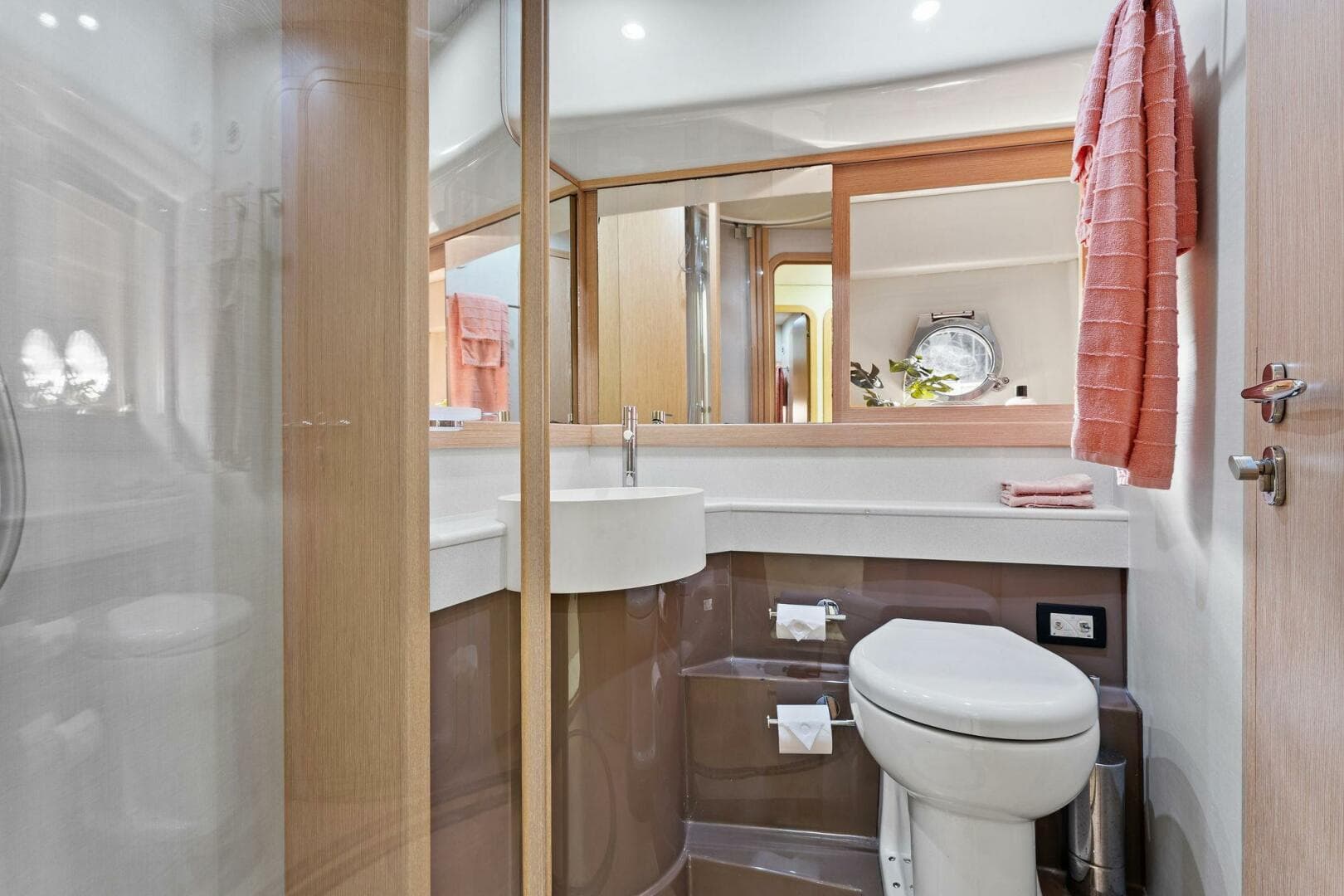 2013 Ferretti Yachts 620 — photo 38