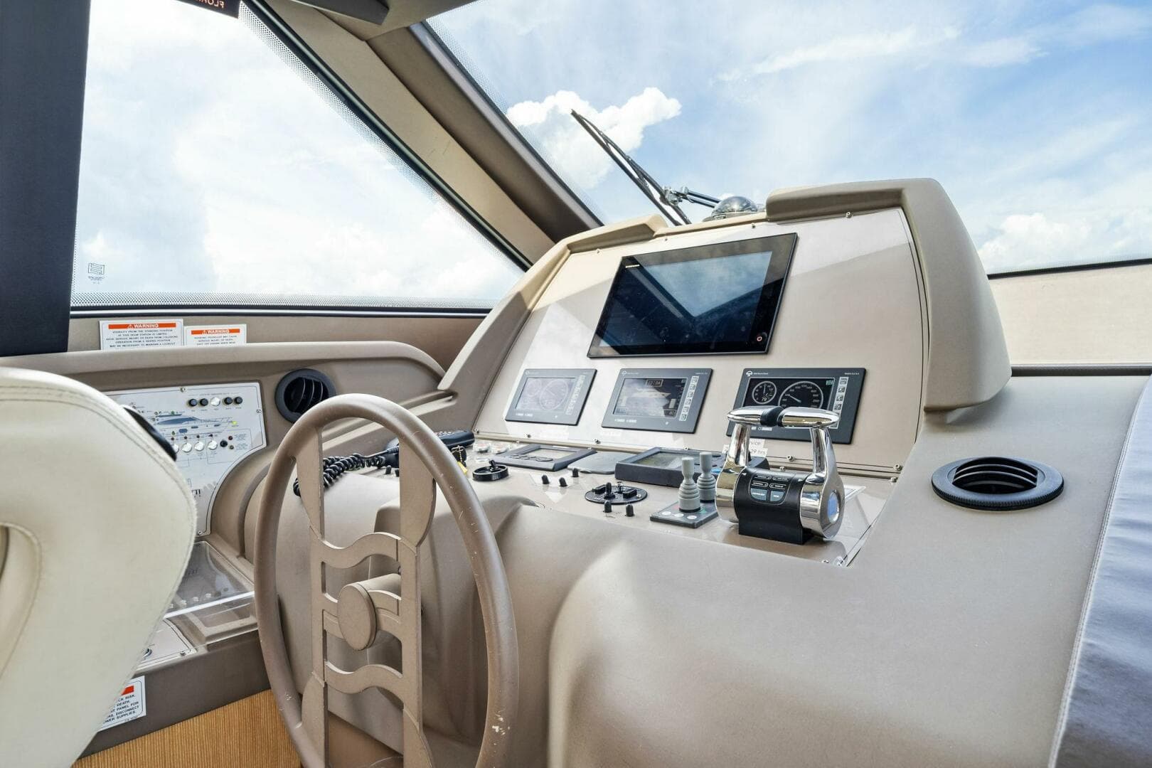2013 Ferretti Yachts 620 — photo 21
