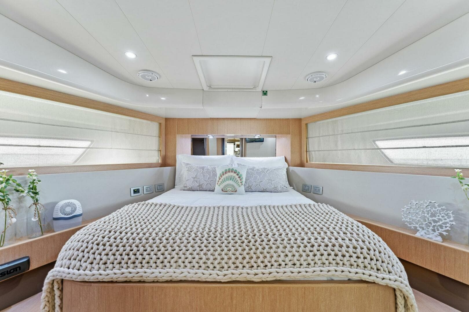 2013 Ferretti Yachts 620 — photo 30