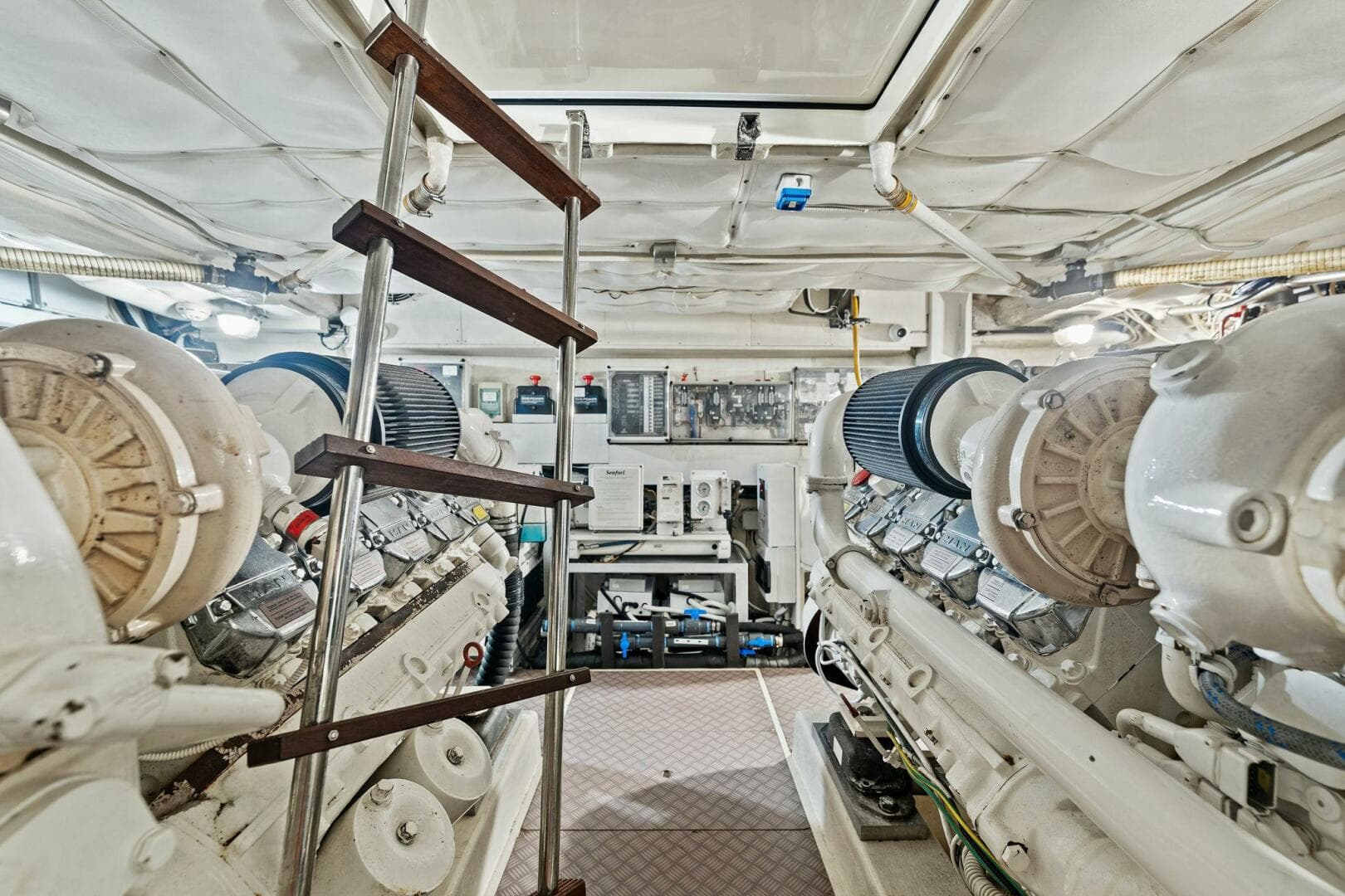 2013 Ferretti Yachts 620 — photo 59