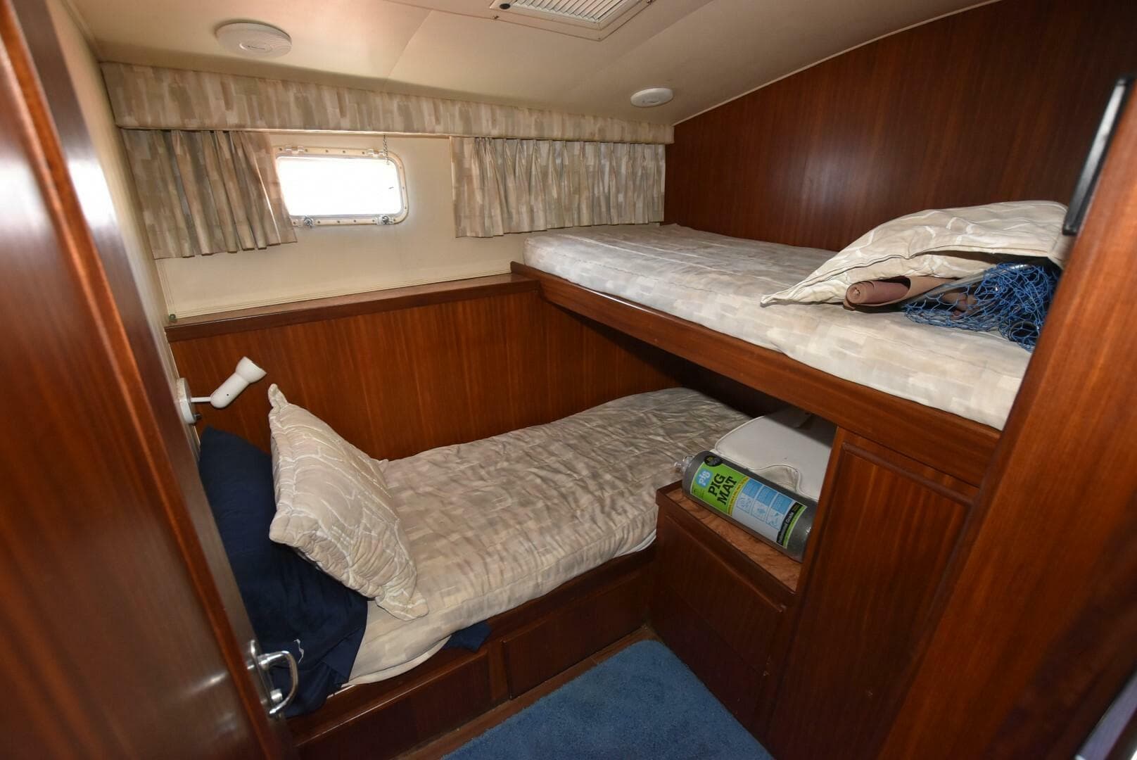 1988 Hatteras 48 Convertible — photo 8