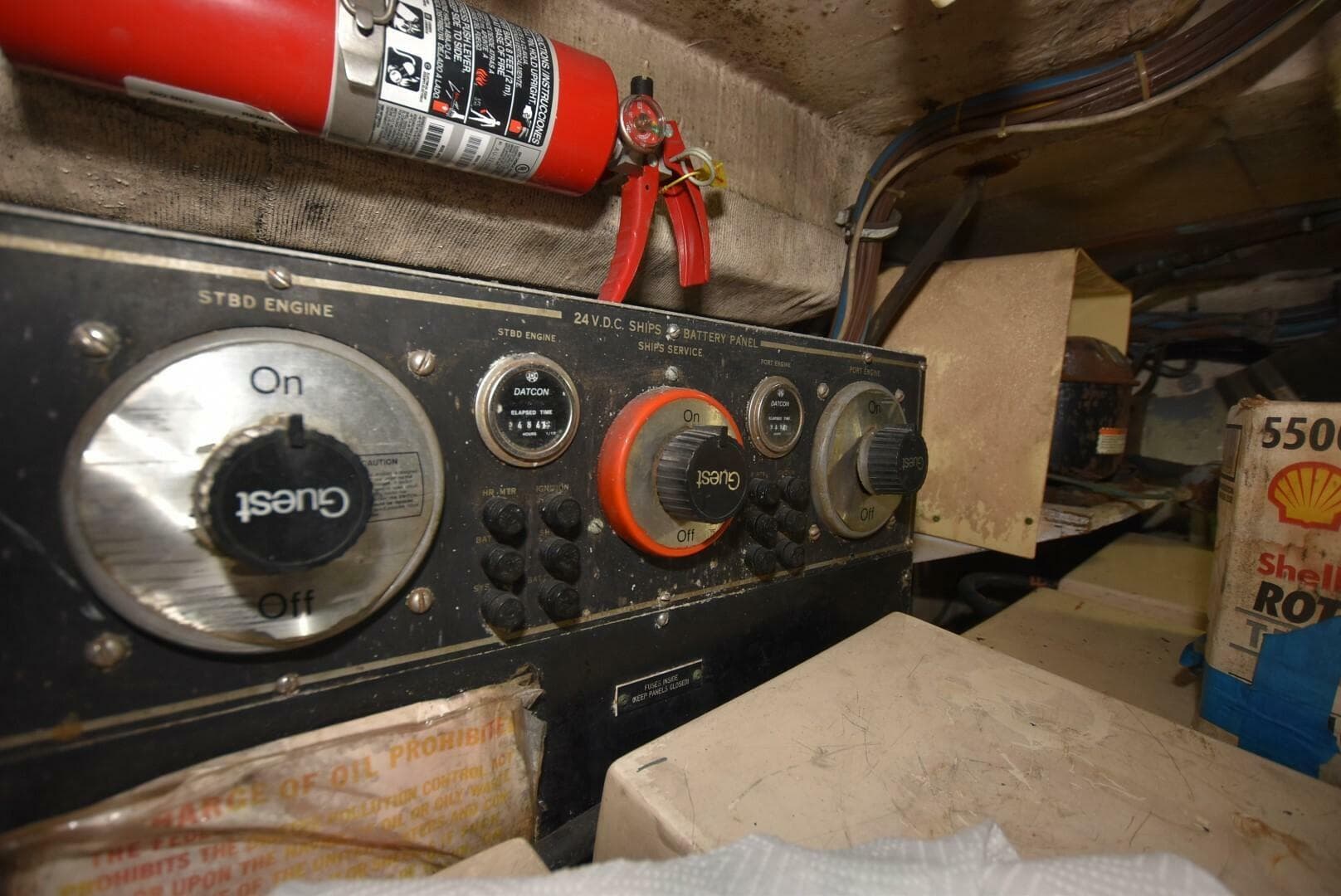 1988 Hatteras 48 Convertible — photo 17