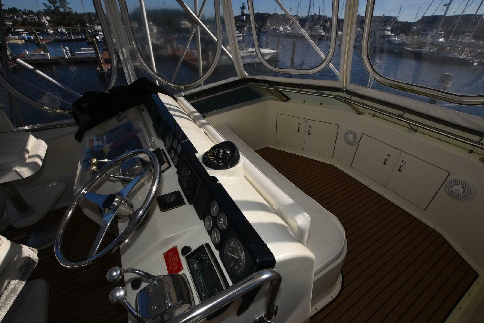 1988 Hatteras 48 Convertible — photo 24