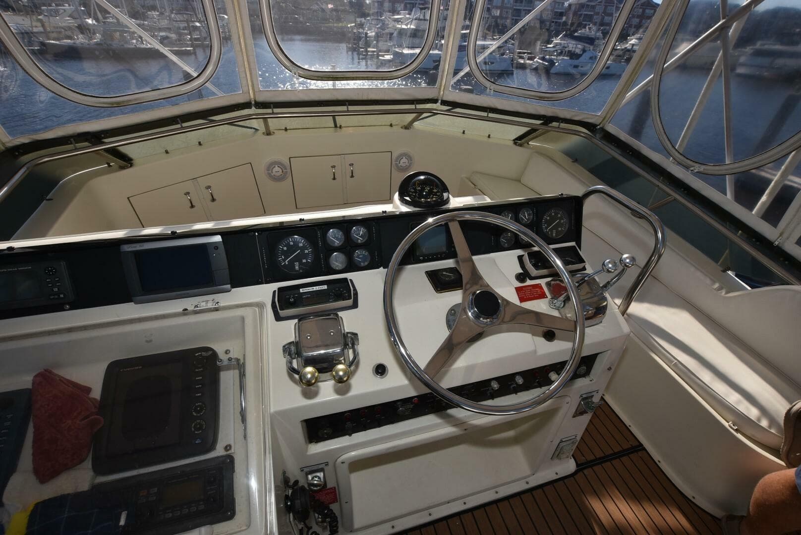 1988 Hatteras 48 Convertible — photo 22