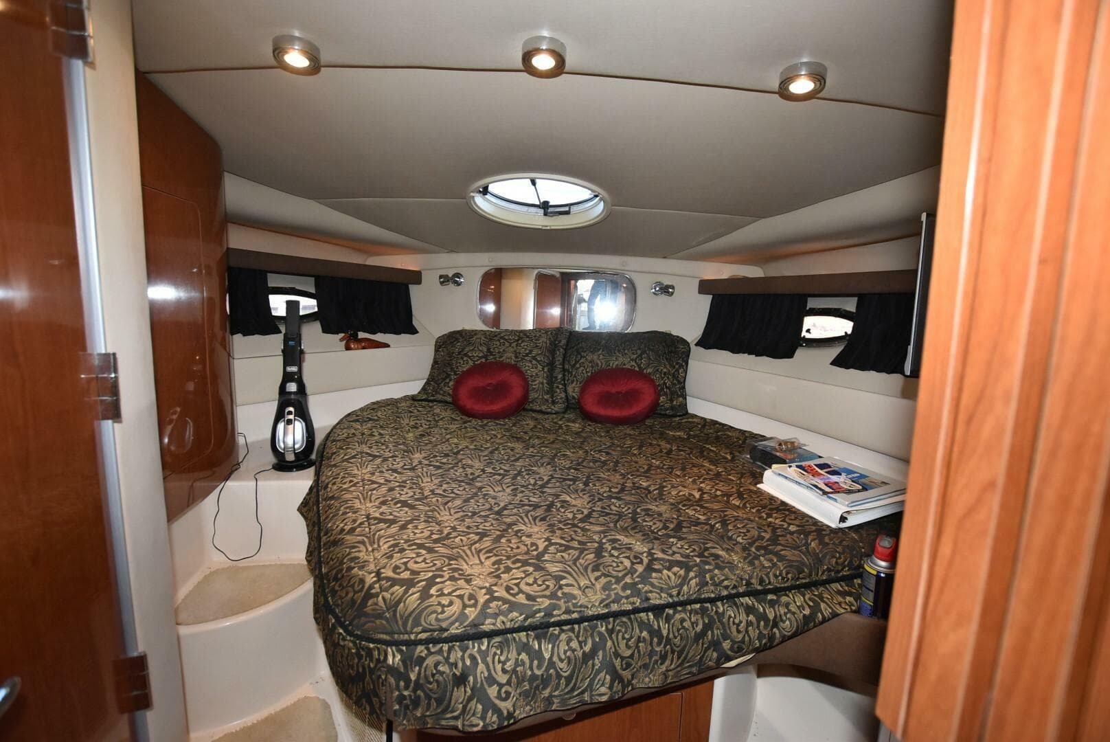 2007 Regal Commodore 4060 — photo 32