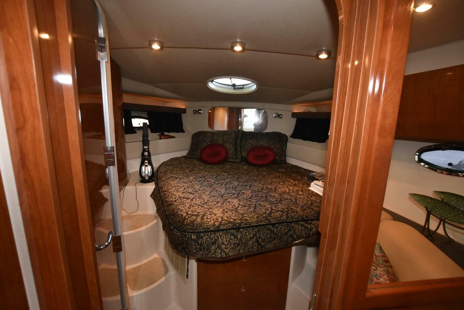 2007 Regal Commodore 4060 — photo 35