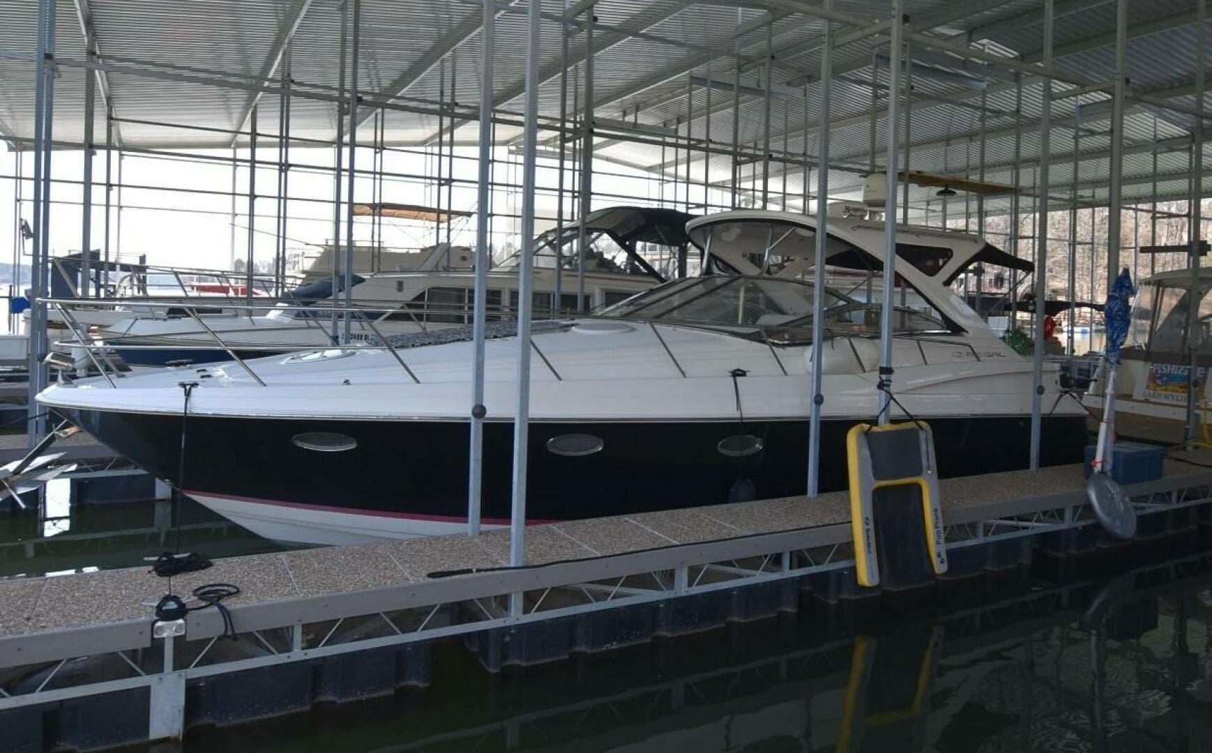 2007 Regal Commodore 4060 — photo 2