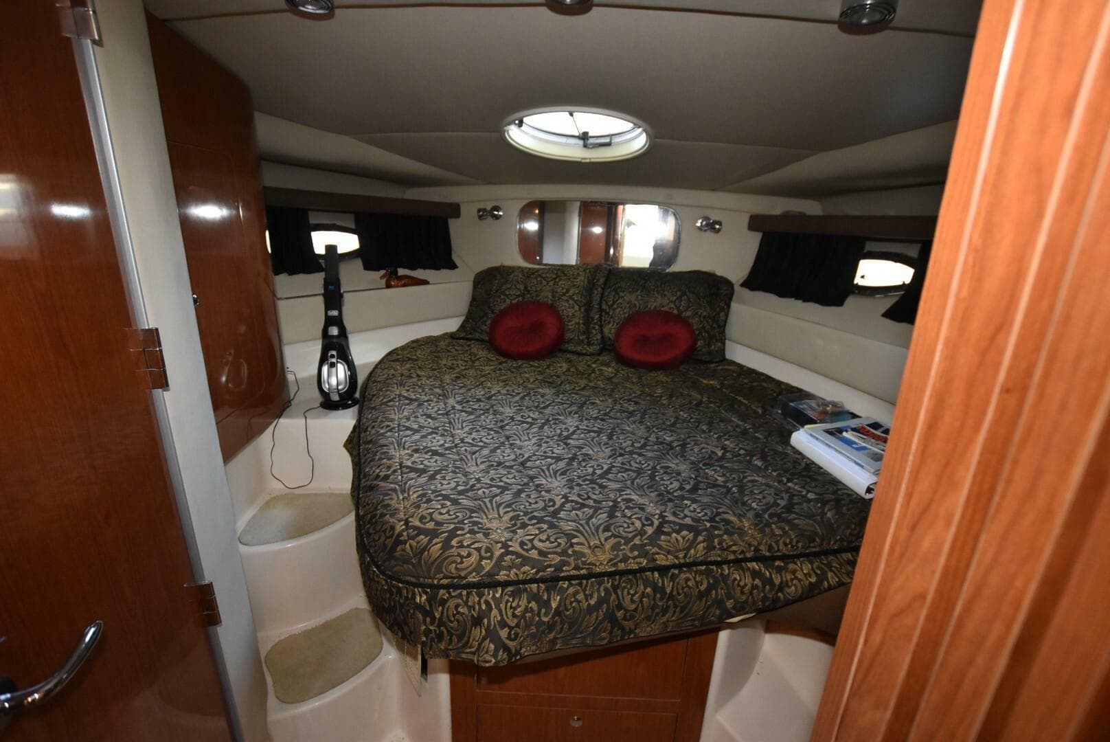 2007 Regal Commodore 4060 — photo 24