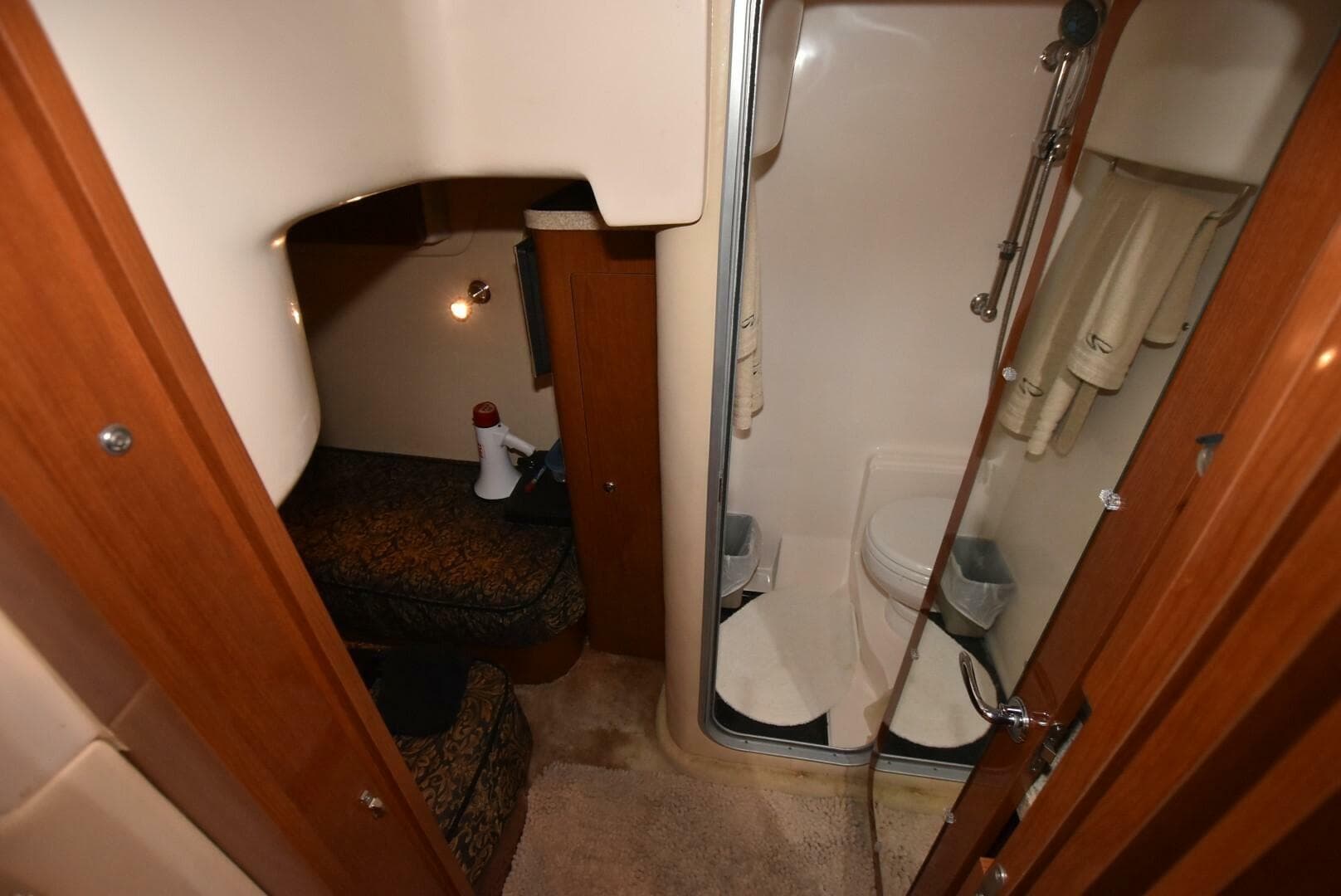 2007 Regal Commodore 4060 — photo 30