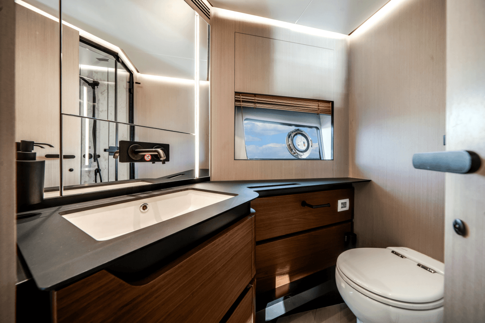 2025 Azimut S8 — photo 59