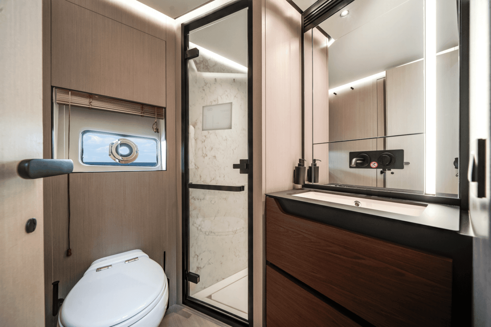 2025 Azimut S8 — photo 60