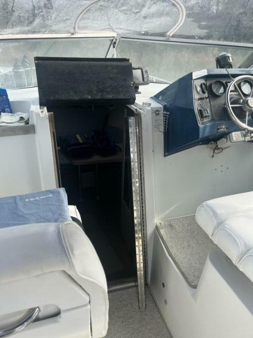 1989 Carver 2557 Montego — photo 5