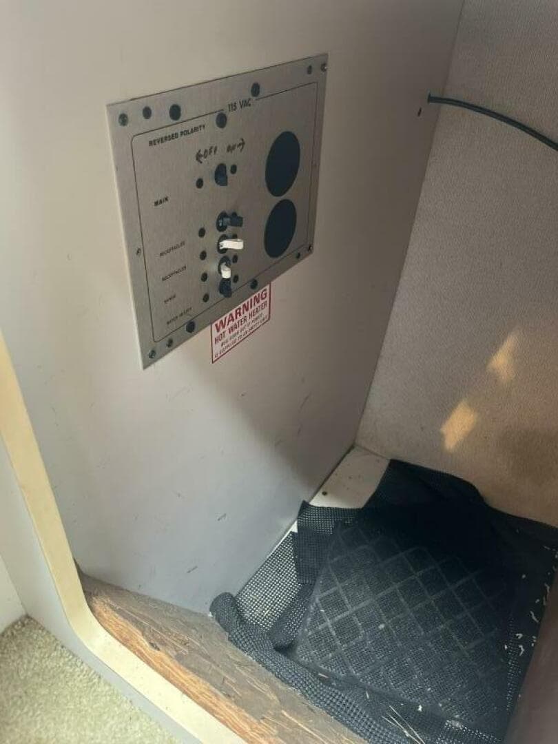 1989 Carver 2557 Montego — photo 6