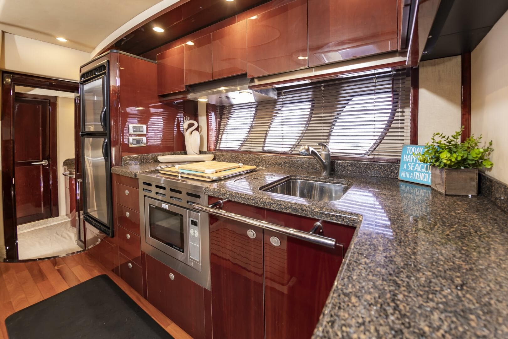 2007 Sea Ray 48 Sundancer — photo 23