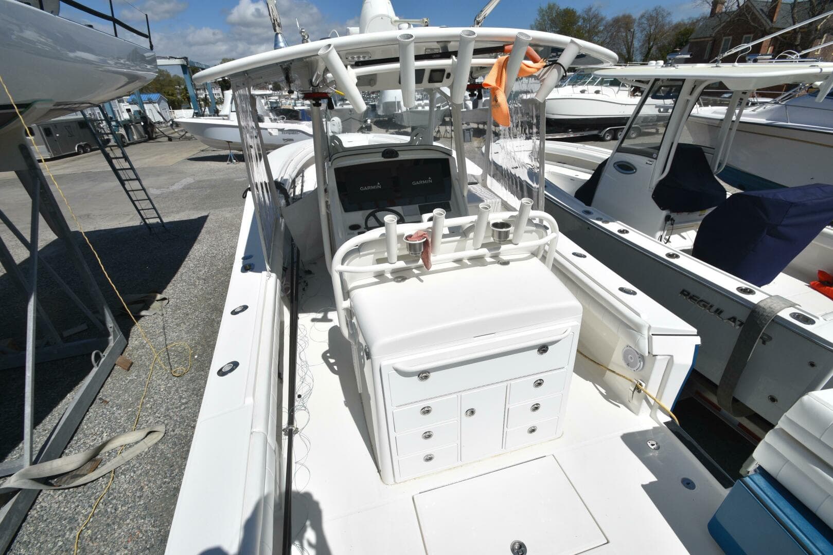 2018 Regulator 34 SS — photo 14