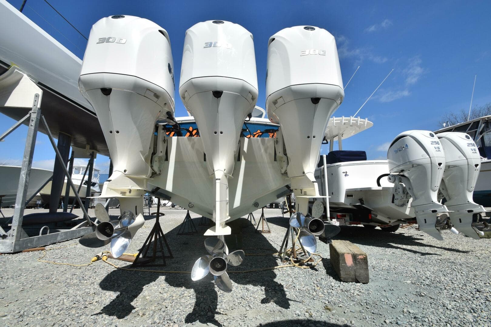 2018 Regulator 34 SS — photo 12