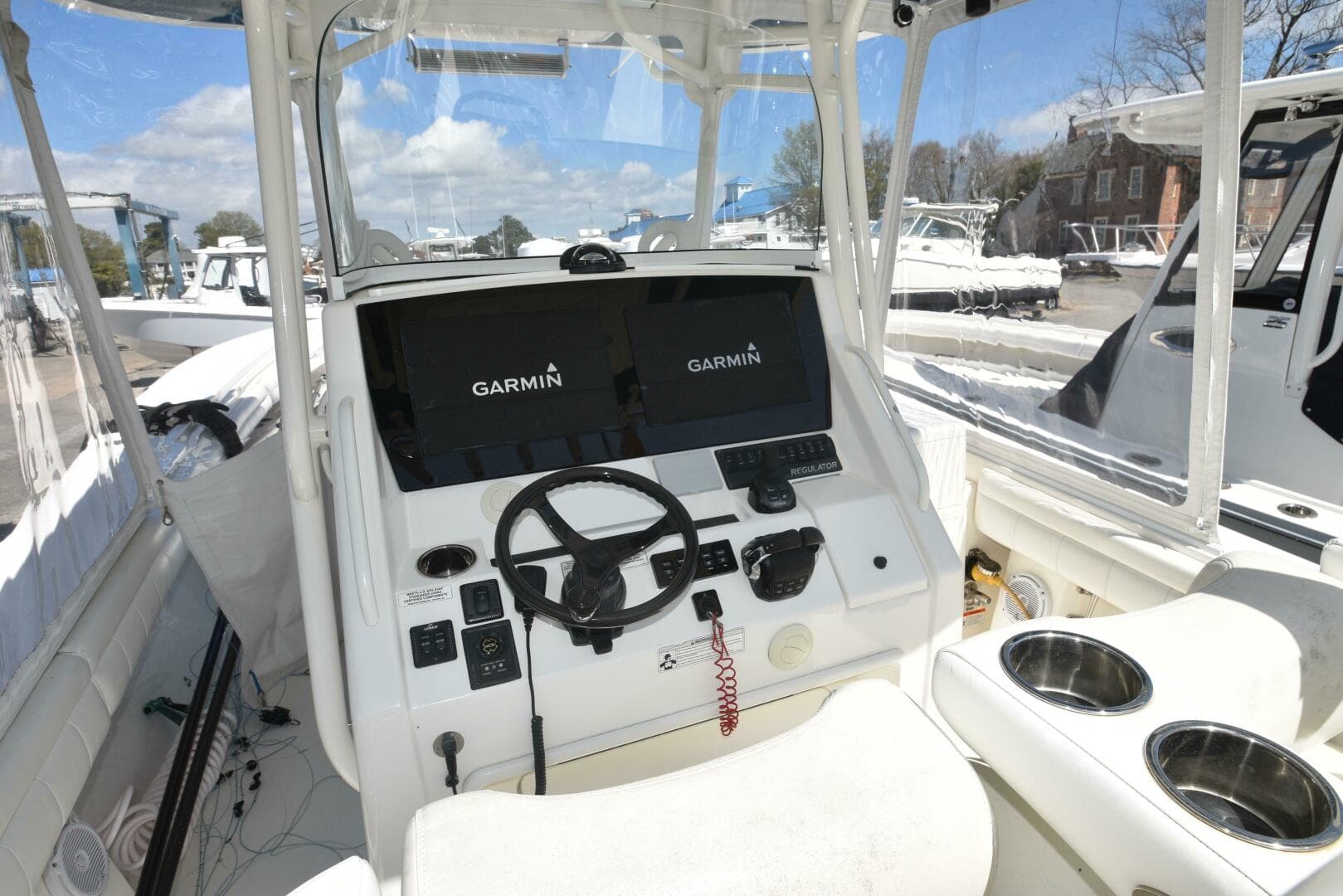 2018 Regulator 34 SS — photo 18