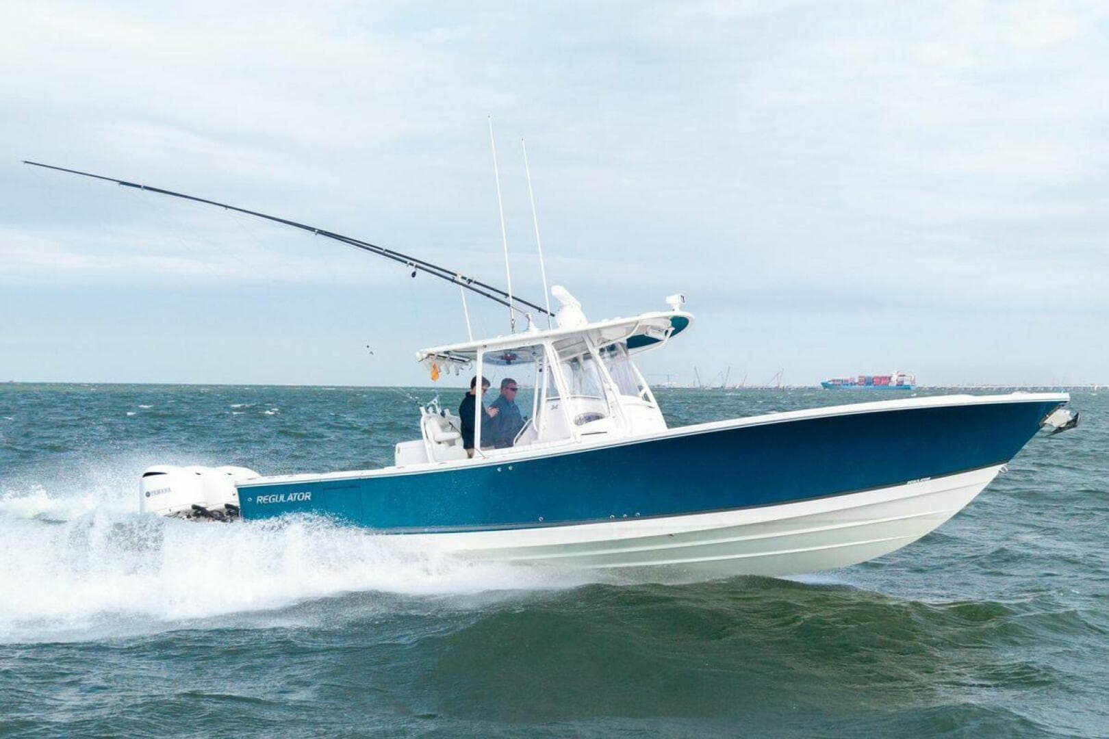 2018 Regulator 34 SS — photo 2