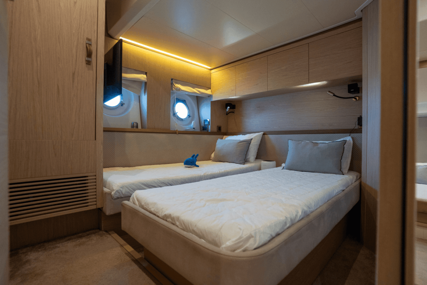 2019 Monte Carlo Yachts Mc 6 — photo 53