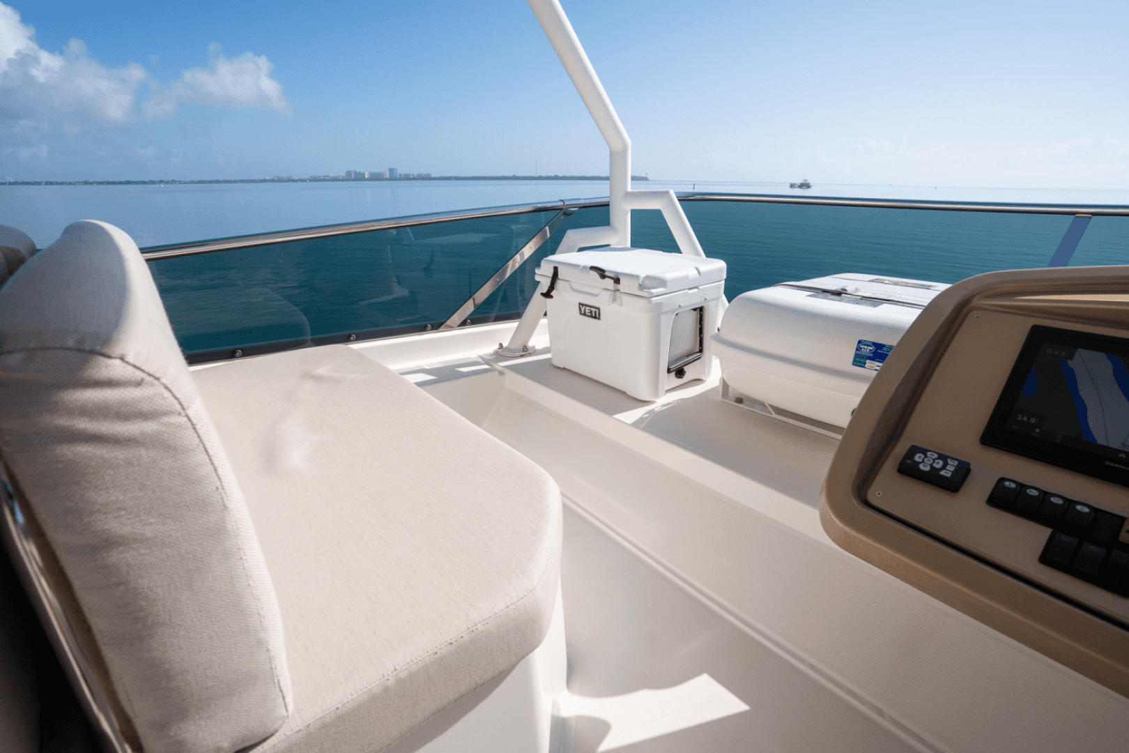 2019 Monte Carlo Yachts Mc 6 — photo 15