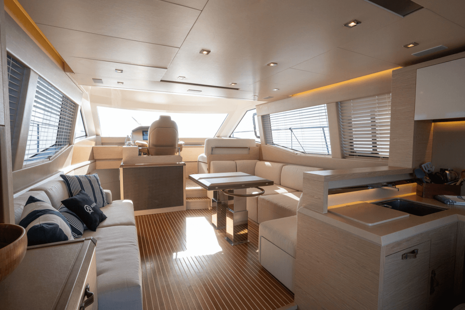 2019 Monte Carlo Yachts Mc 6 — photo 41