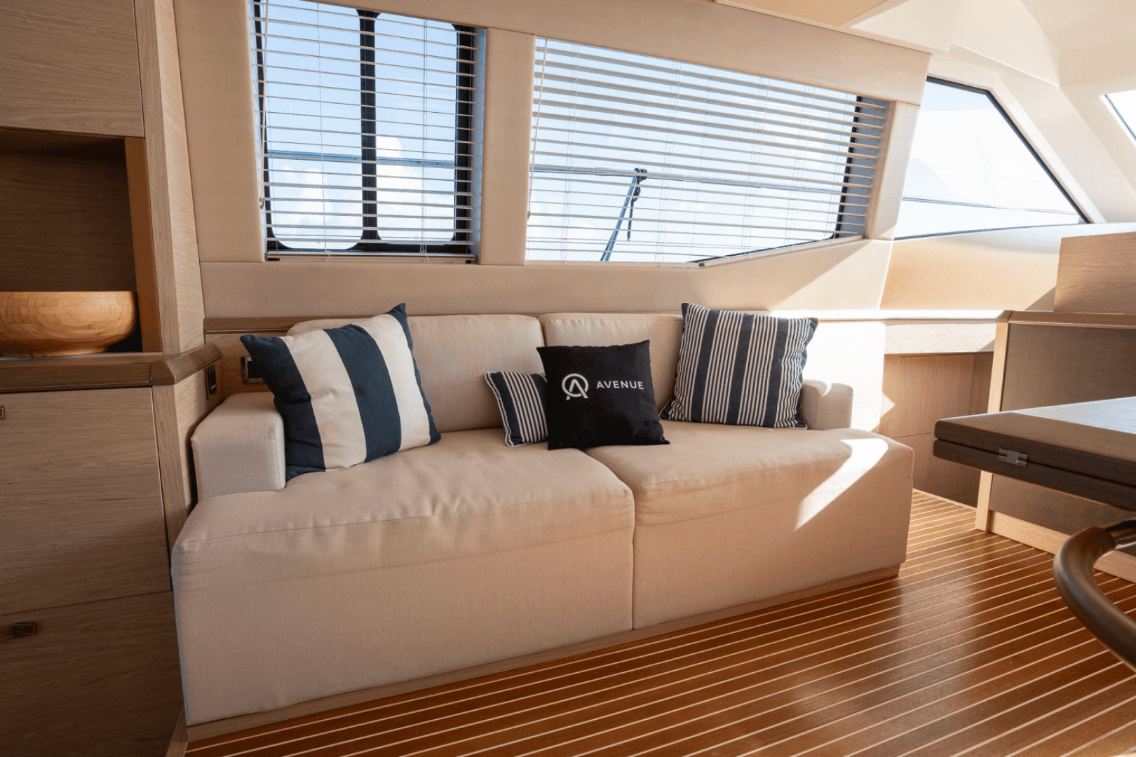 2019 Monte Carlo Yachts Mc 6 — photo 32