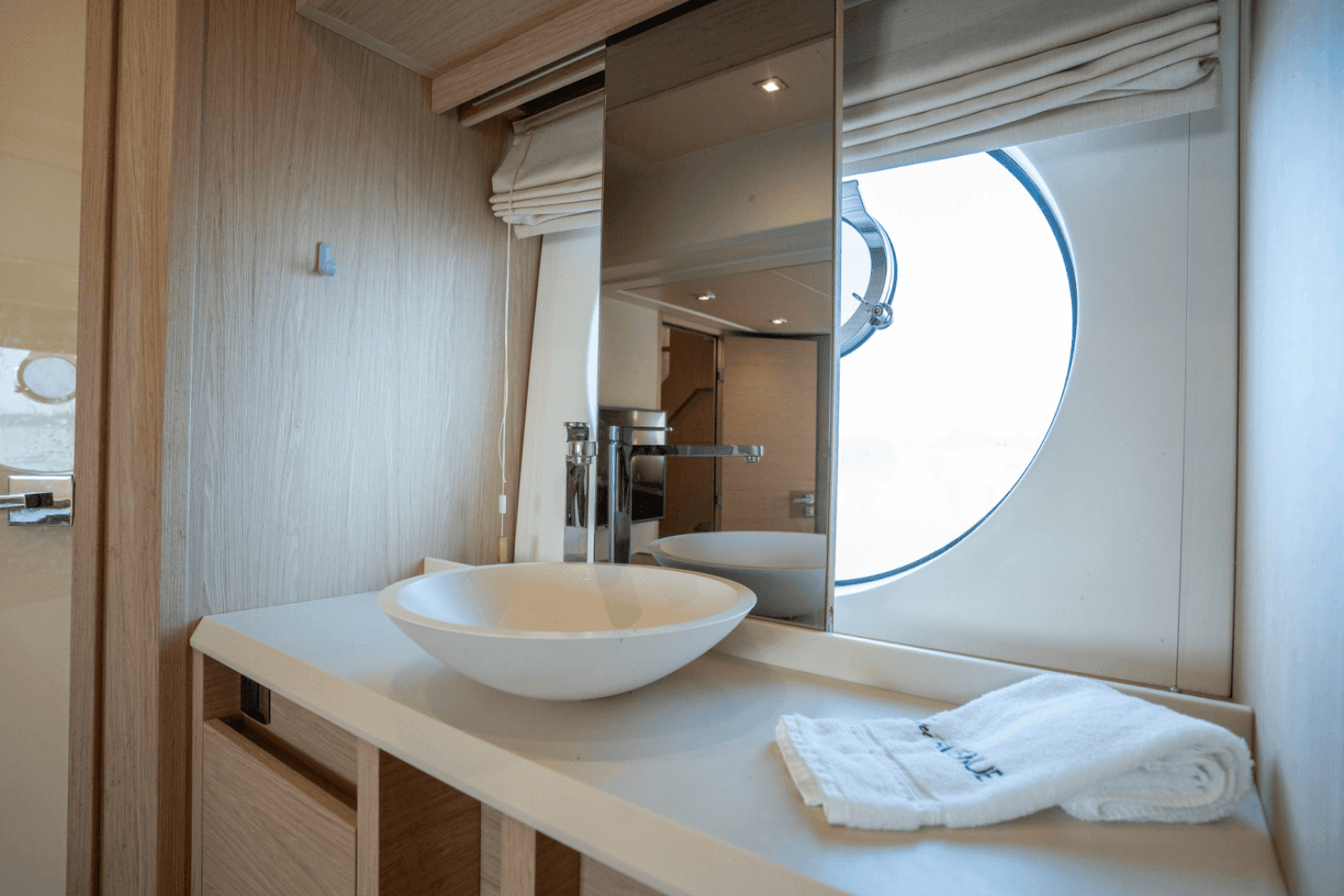 2019 Monte Carlo Yachts Mc 6 — photo 46