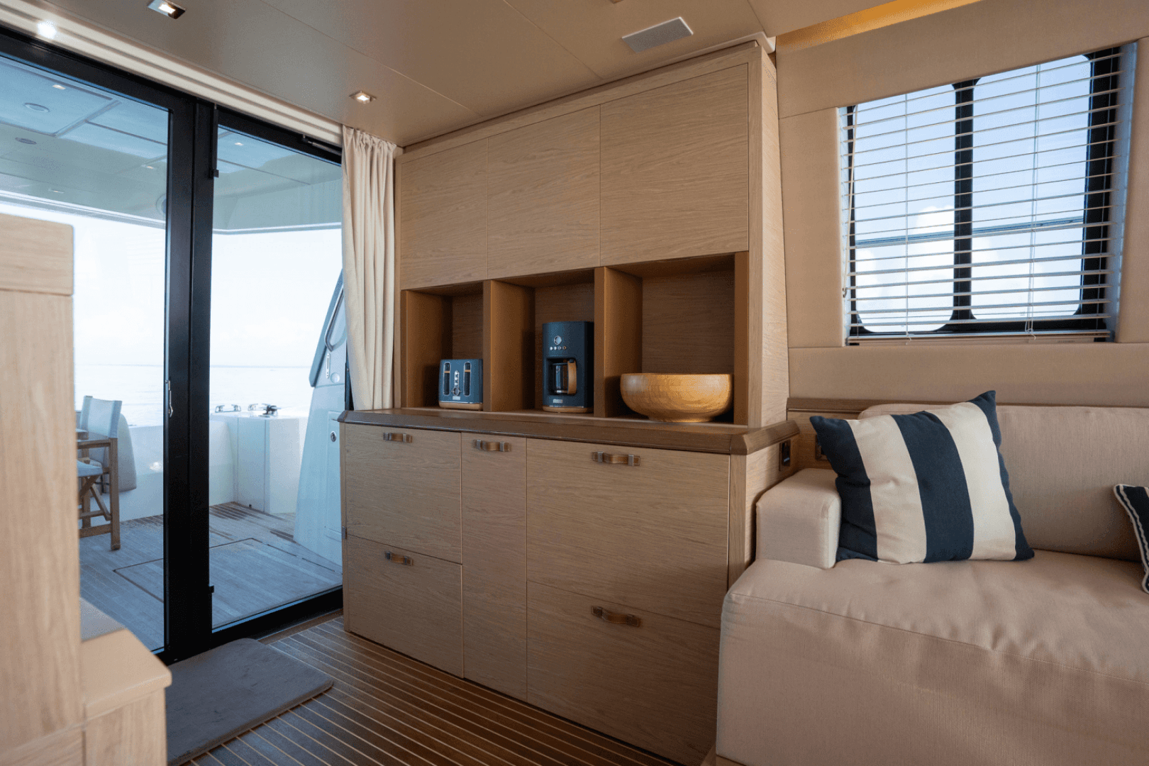 2019 Monte Carlo Yachts Mc 6 — photo 28