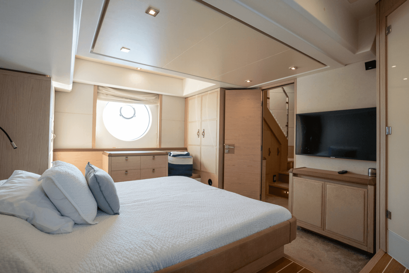 2019 Monte Carlo Yachts Mc 6 — photo 45