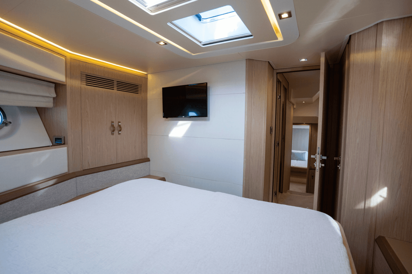 2019 Monte Carlo Yachts Mc 6 — photo 50
