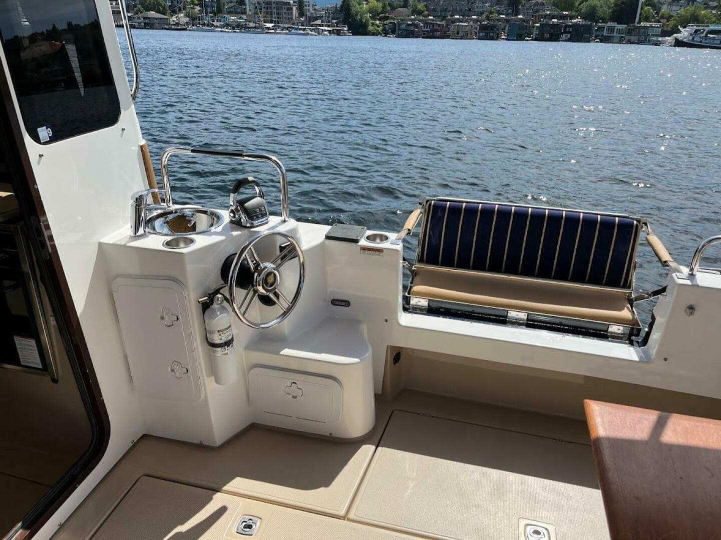 2013 Ranger Tugs R-31 Cb — photo 20