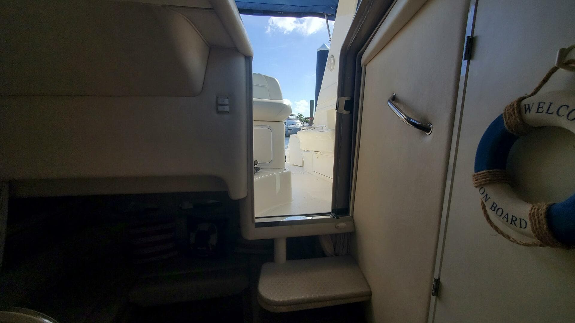 2001 Sea Ray Sundancer — photo 42