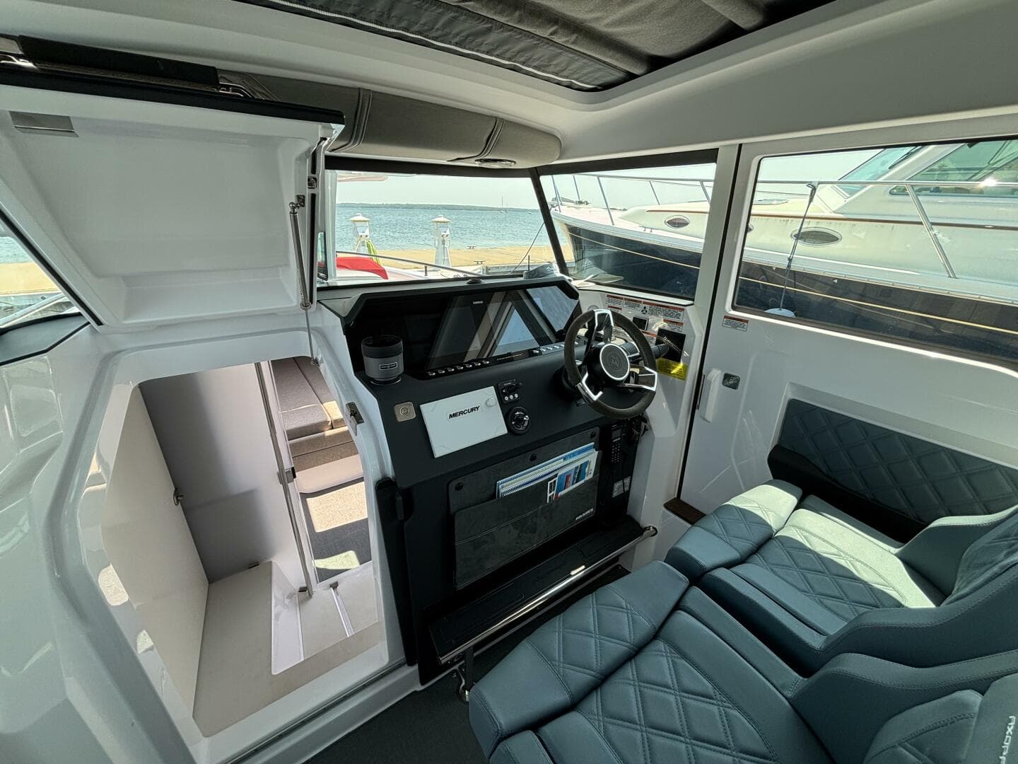 2022 Axopar — photo 10