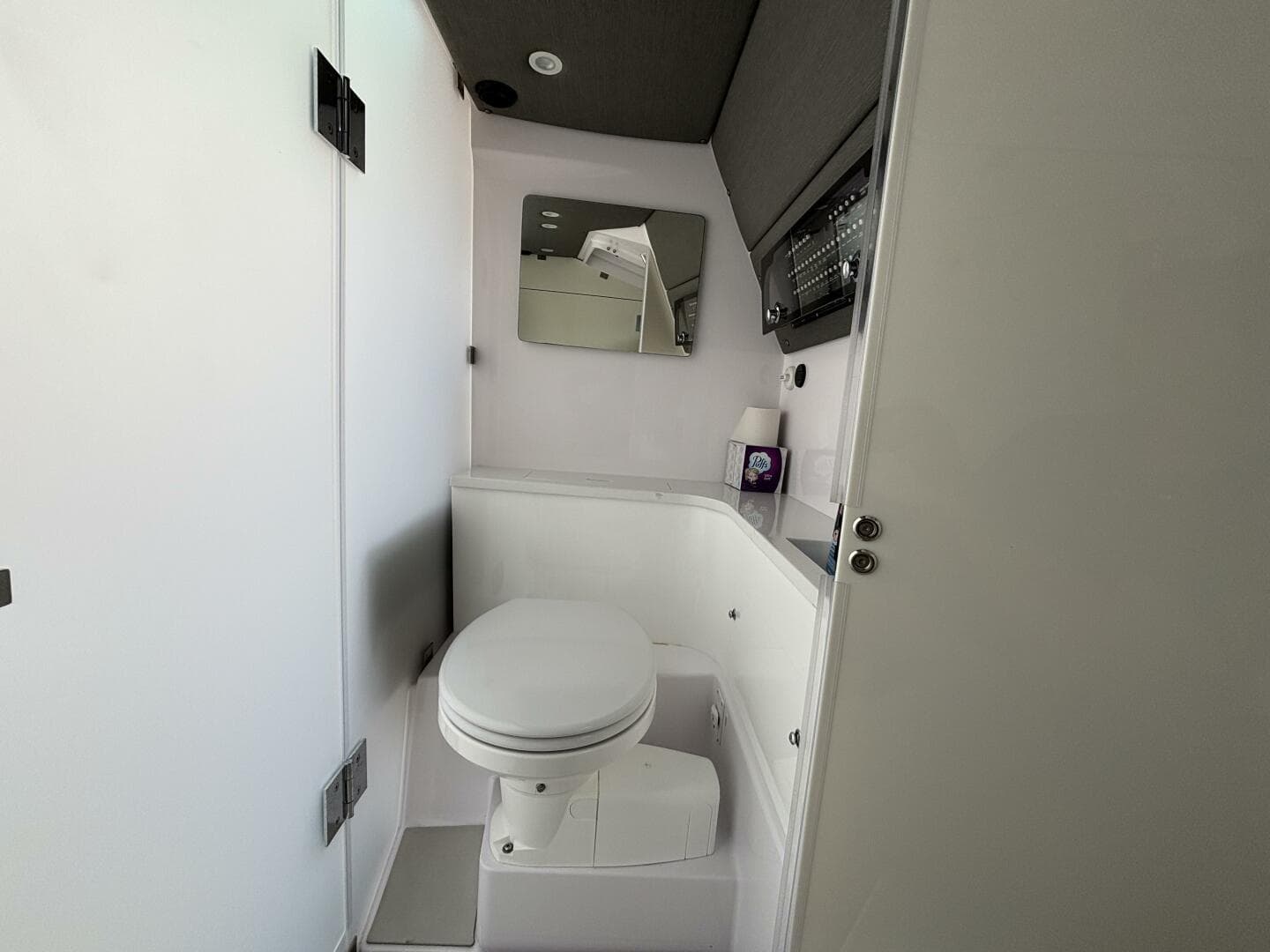 2022 Axopar — photo 24