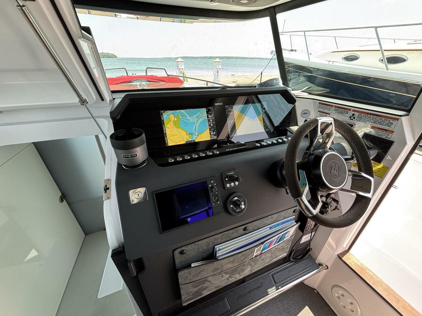 2022 Axopar — photo 13