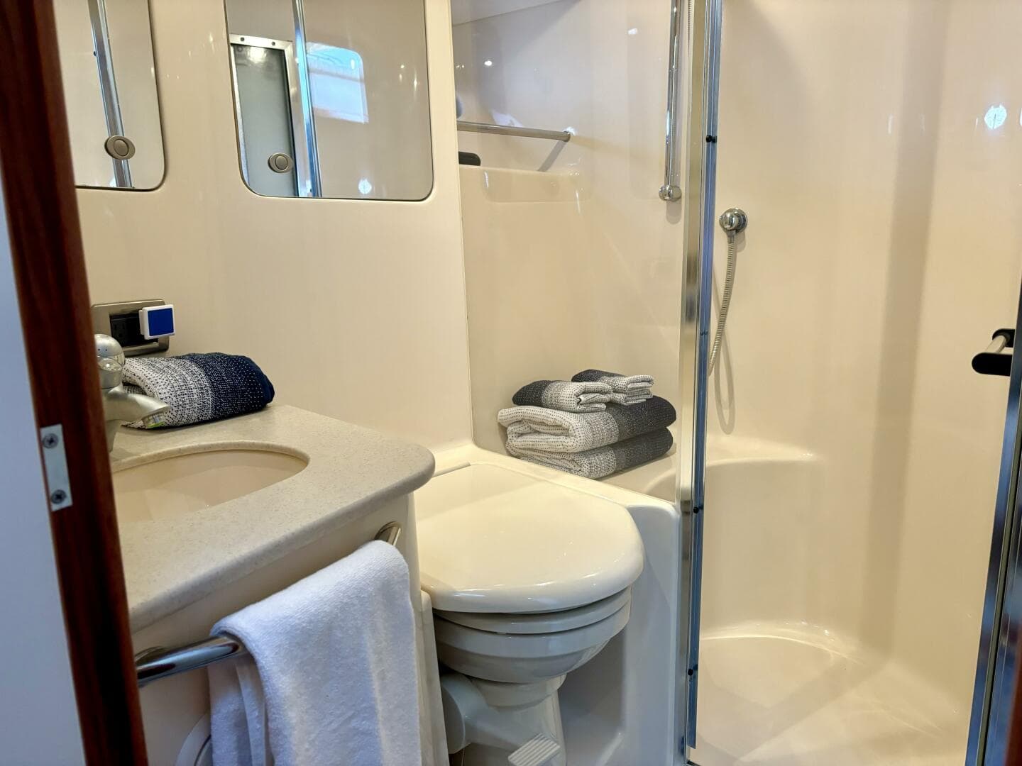 2004 Sea Ray 48 Sedan Bridge — photo 20