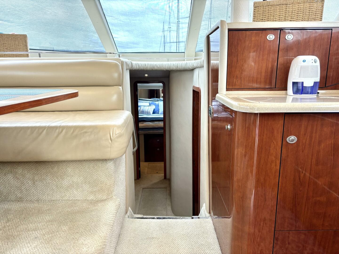 2004 Sea Ray 48 Sedan Bridge — photo 9
